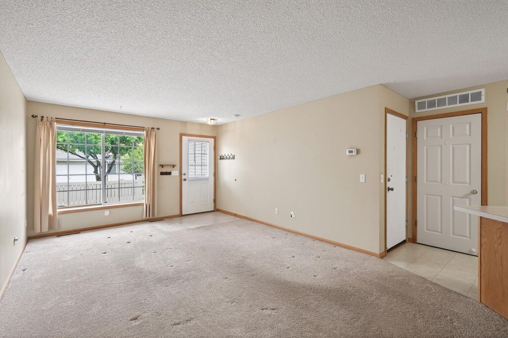 8639 Quarry Ridge Lane I, Woodbury, MN 55125 — photo 4