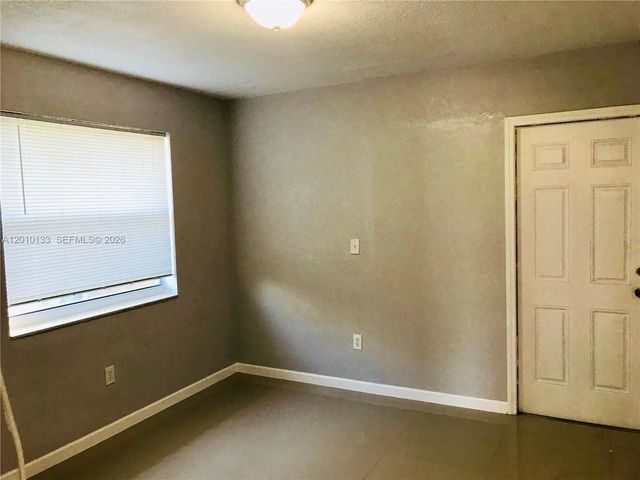 944 NW 51st St 1, Miami, FL 33127