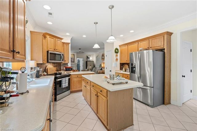 4221 Pennfield Way, High Point, NC 27262