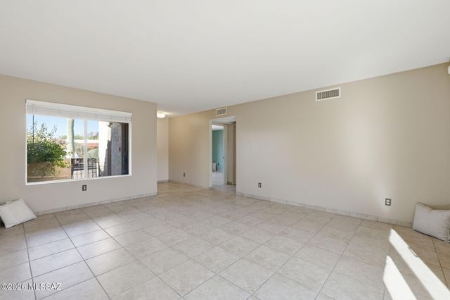 5731 N Camino Esplendora, Tucson, AZ 85718