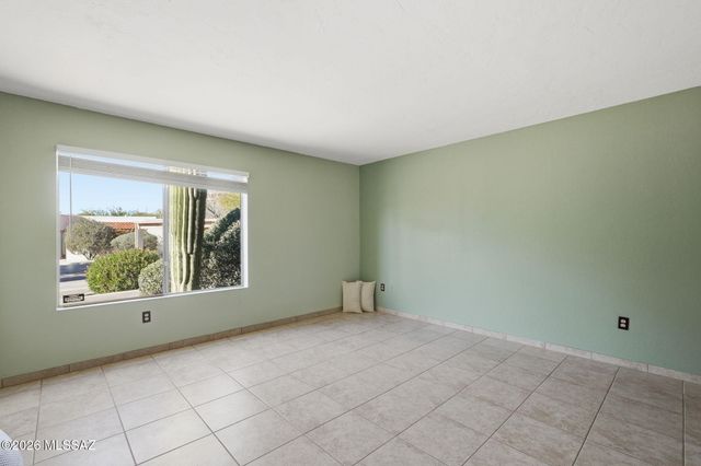 5731 N Camino Esplendora, Tucson, AZ 85718