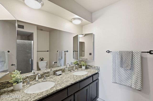 5731 N Camino Esplendora, Tucson, AZ 85718