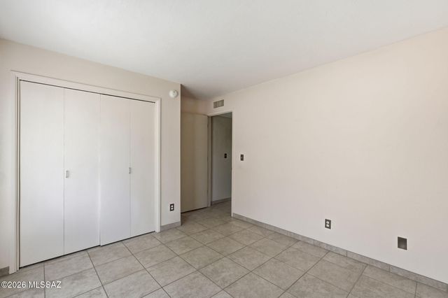 5731 N Camino Esplendora, Tucson, AZ 85718