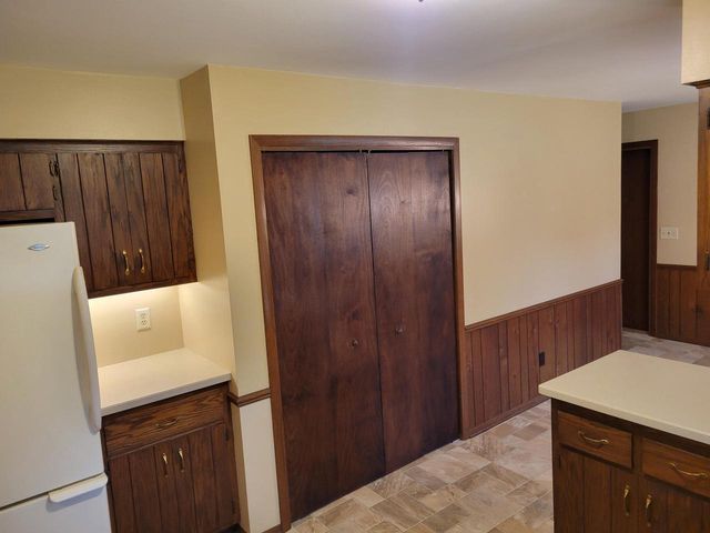 W254S4394 Pin Oak LANE, Waukesha, WI 53189