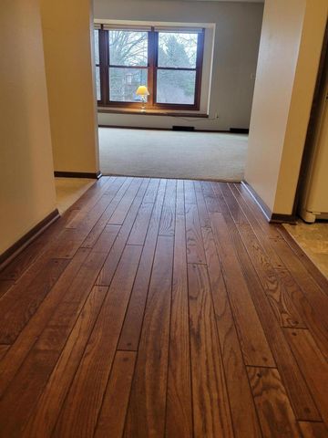 W254S4394 Pin Oak LANE, Waukesha, WI 53189