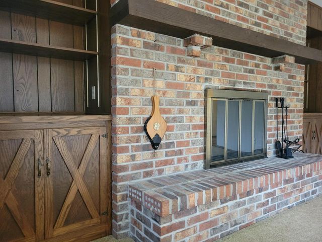 W254S4394 Pin Oak LANE, Waukesha, WI 53189