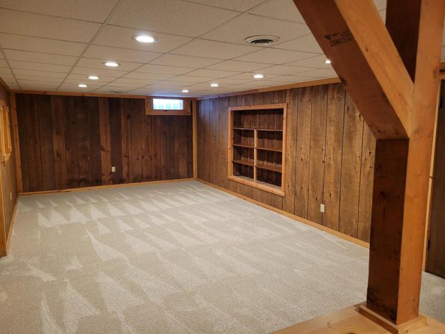 W254S4394 Pin Oak LANE, Waukesha, WI 53189