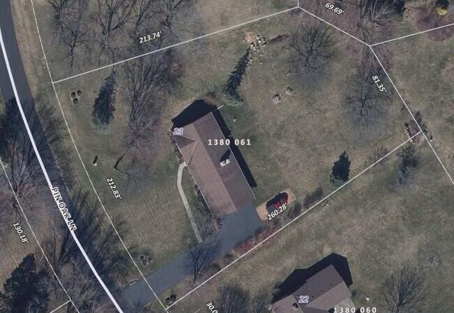 W254S4394 Pin Oak LANE, Waukesha, WI 53189
