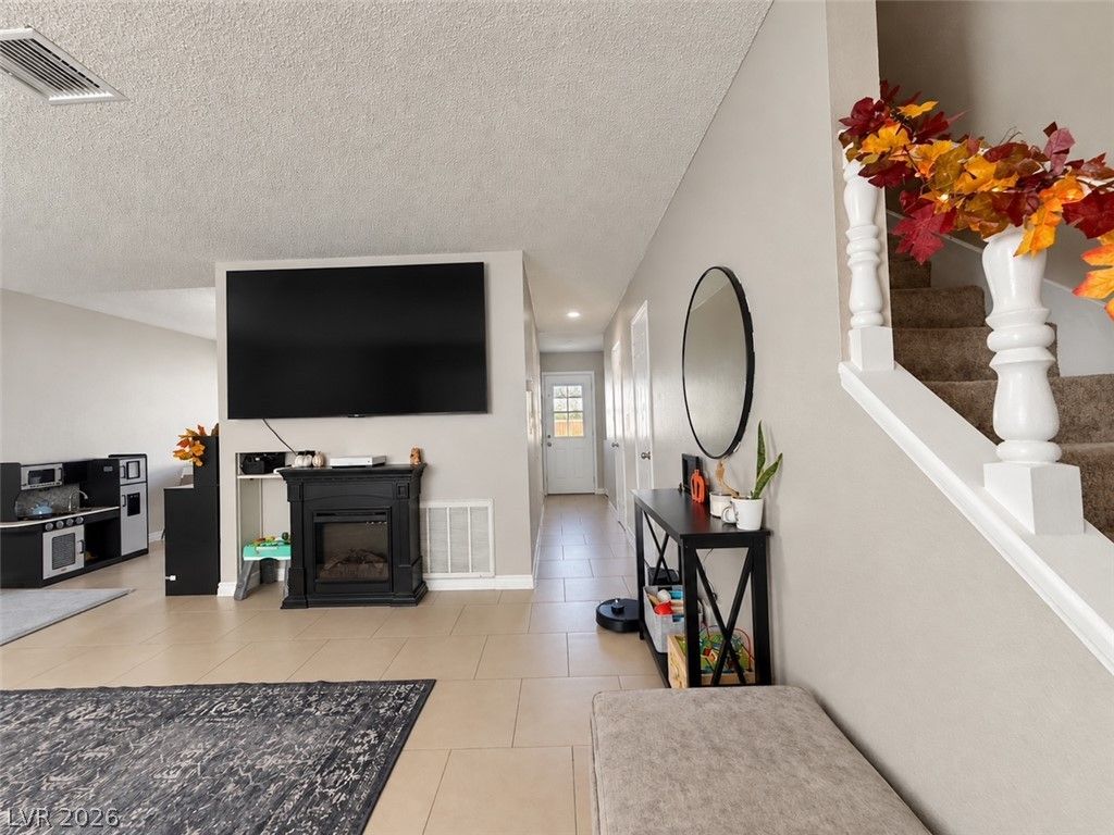651 Greenbriar Townhouse Way, Las Vegas, NV 89121 — photo 3