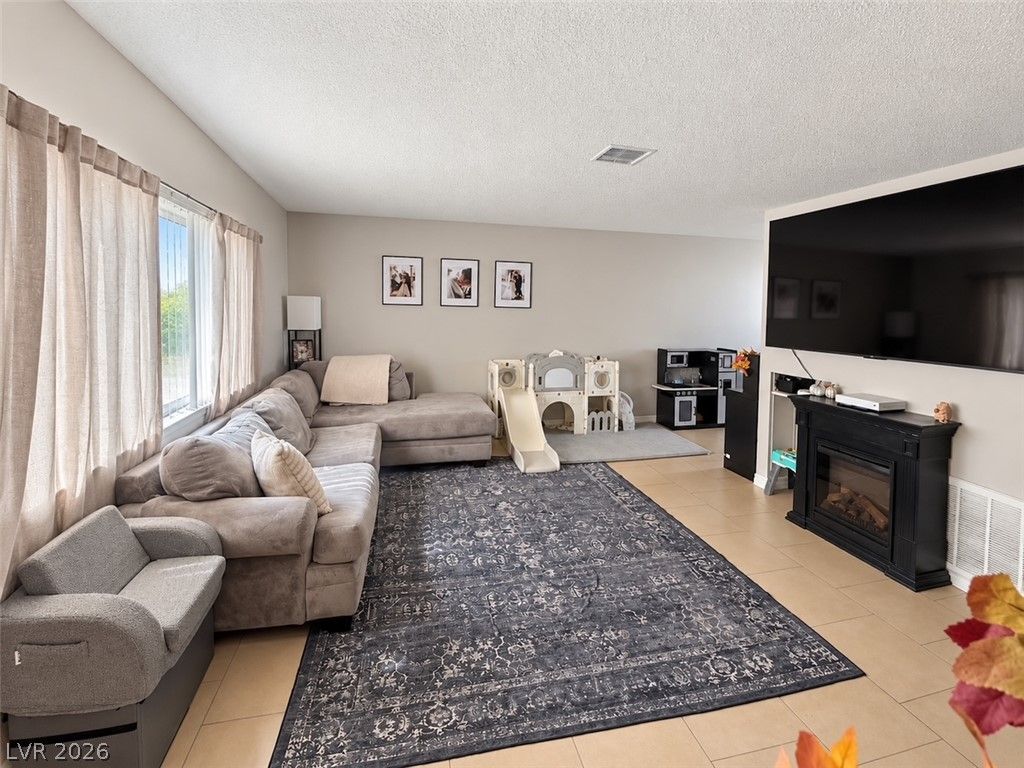 651 Greenbriar Townhouse Way, Las Vegas, NV 89121 — photo 4