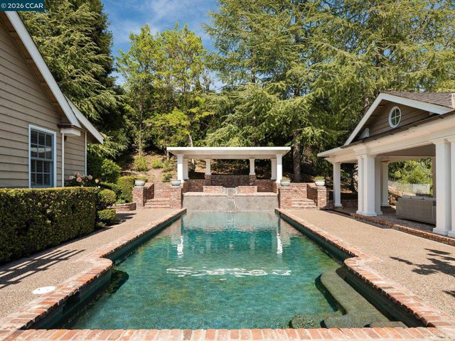 295 Barrington Ln, Alamo, CA 94507