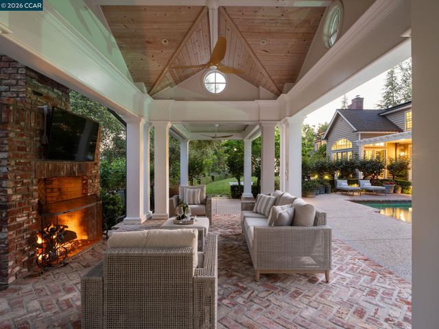 295 Barrington Ln, Alamo, CA 94507