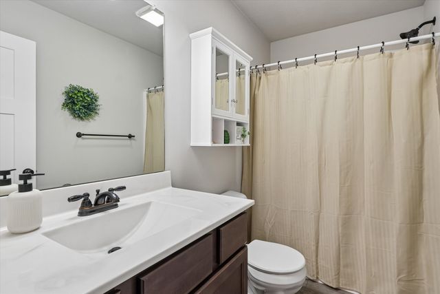 811 17th Street SE, Altoona, IA 50009