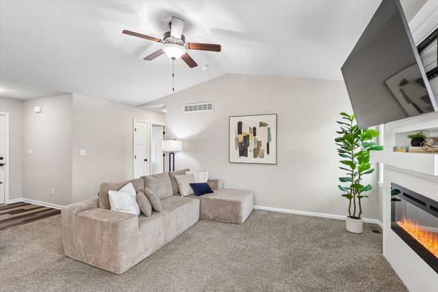 811 17th Street SE, Altoona, IA 50009