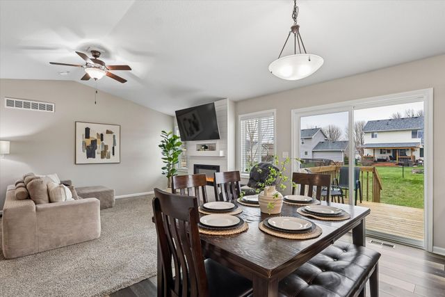 811 17th Street SE, Altoona, IA 50009