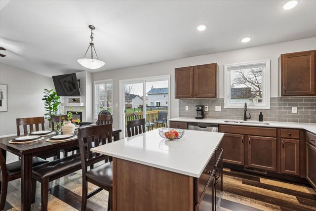 811 17th Street SE, Altoona, IA 50009