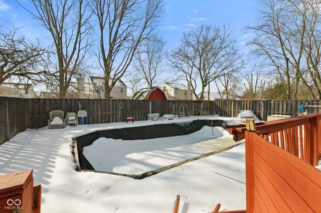 5799 W Maple Drive, Greenwood, IN 46142