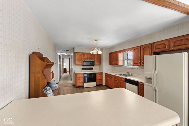 5799 W Maple Drive, Greenwood, IN 46142