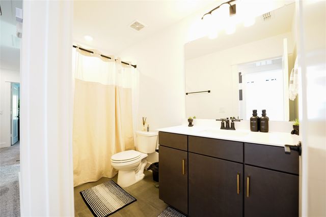 7557 Donnelly Avenue, Dallas, TX 75228