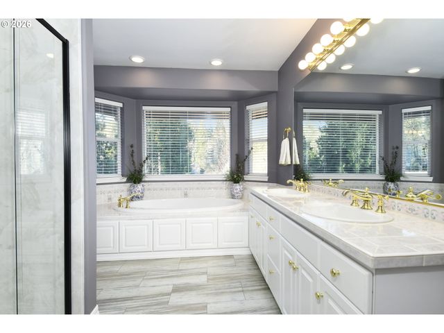 2581 Se MORLAN Way, Gresham, OR 97080