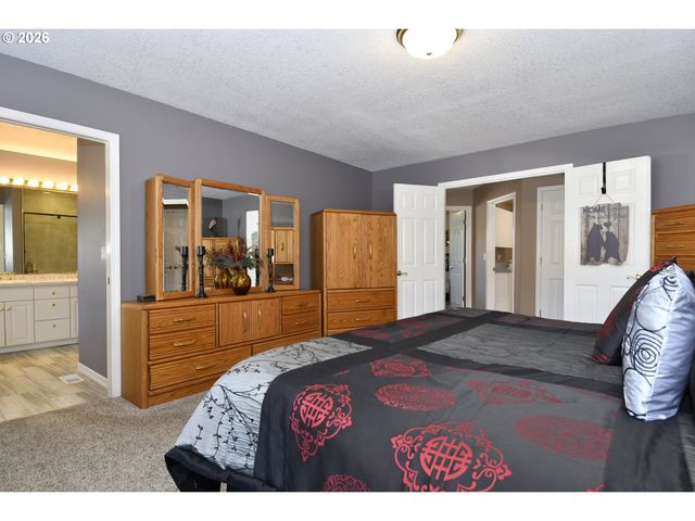 2581 Se MORLAN Way, Gresham, OR 97080