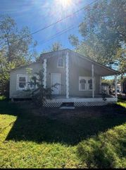 505 Washington Street, Edna, TX 77957