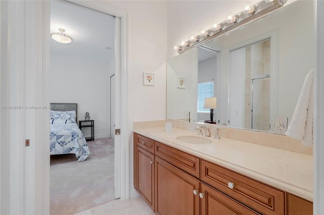 10175 SW 75th Pl, Pinecrest, FL 33156