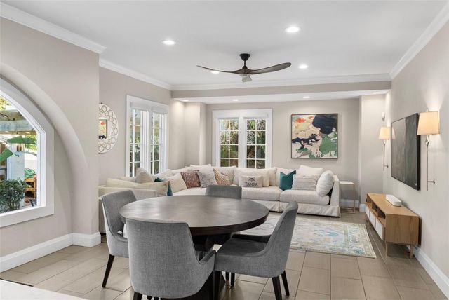 2943 W BAYSHORE COURT, Tampa, FL 33611