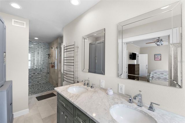 2943 W BAYSHORE COURT, Tampa, FL 33611