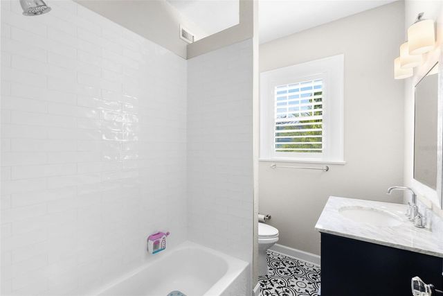 2943 W BAYSHORE COURT, Tampa, FL 33611