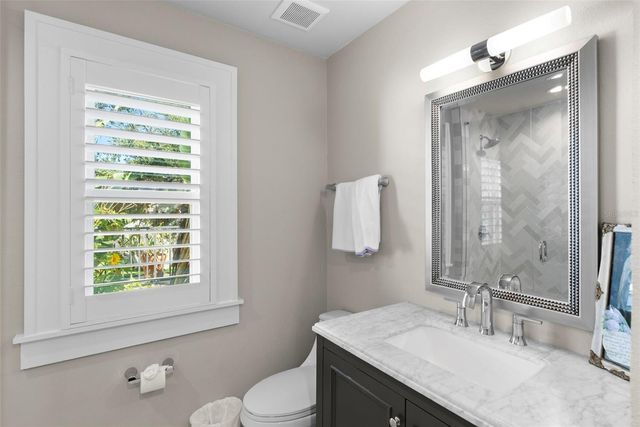 2943 W BAYSHORE COURT, Tampa, FL 33611