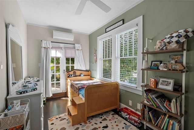 2943 W BAYSHORE COURT, Tampa, FL 33611