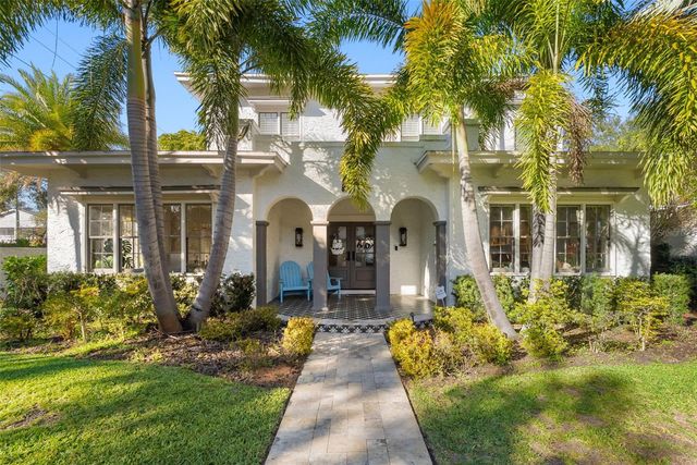 2943 W BAYSHORE COURT, Tampa, FL 33611