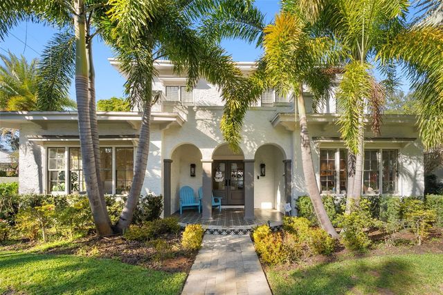 2943 W BAYSHORE COURT, Tampa, FL 33611