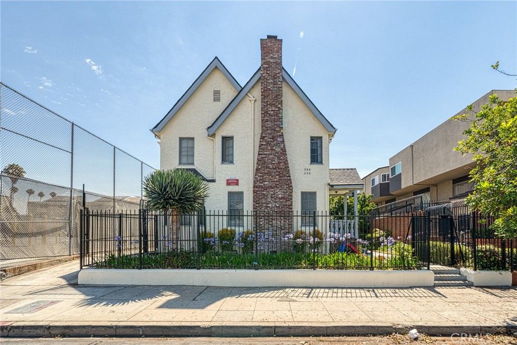 248 S Hobart, Los Angeles, CA 90004