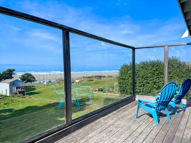 2670 Kelly Avenue, Mckinleyville, CA 95519