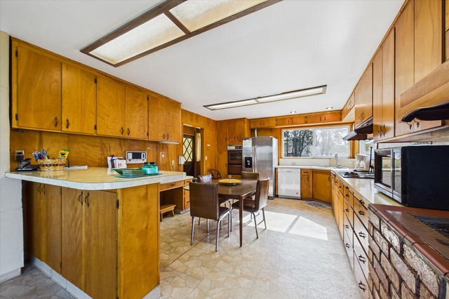 2670 Kelly Avenue, Mckinleyville, CA 95519