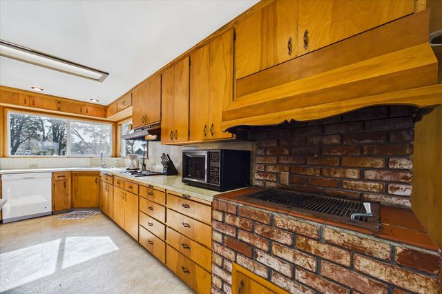 2670 Kelly Avenue, Mckinleyville, CA 95519