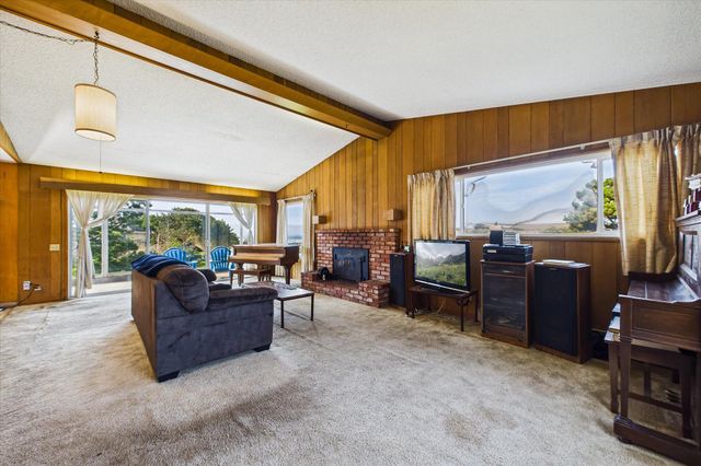 2670 Kelly Avenue, Mckinleyville, CA 95519