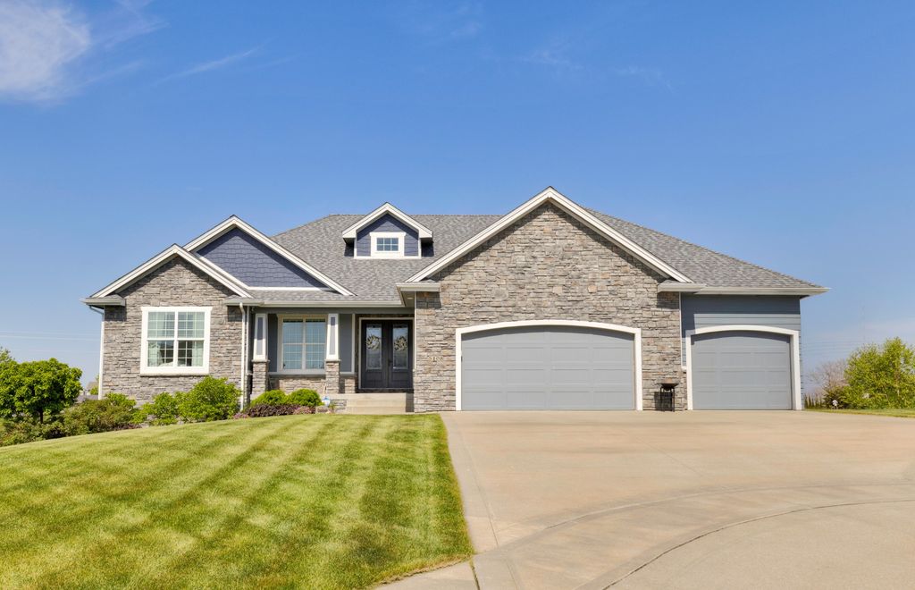 5108 NE Bellagio Court, Ankeny, IA 50021