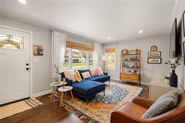 5006 W 72nd Terrace, Prairie Village, KS 66208
