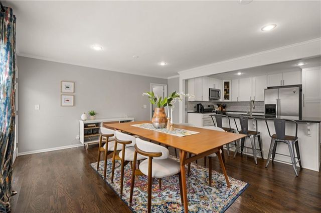 5006 W 72nd Terrace, Prairie Village, KS 66208