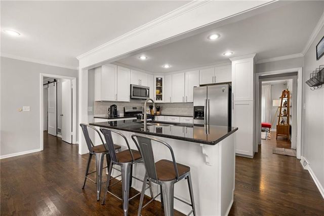 5006 W 72nd Terrace, Prairie Village, KS 66208