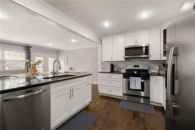 5006 W 72nd Terrace, Prairie Village, KS 66208