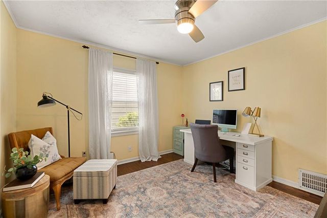 5006 W 72nd Terrace, Prairie Village, KS 66208