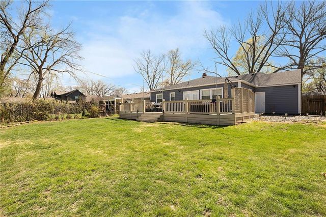 5006 W 72nd Terrace, Prairie Village, KS 66208
