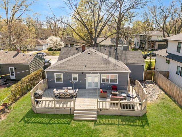 5006 W 72nd Terrace, Prairie Village, KS 66208