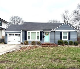 5006 W 72nd Terrace, Prairie Village, KS 66208