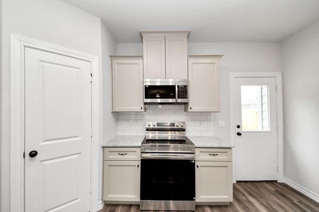 18724 Loom Drive, Conroe, TX 77306