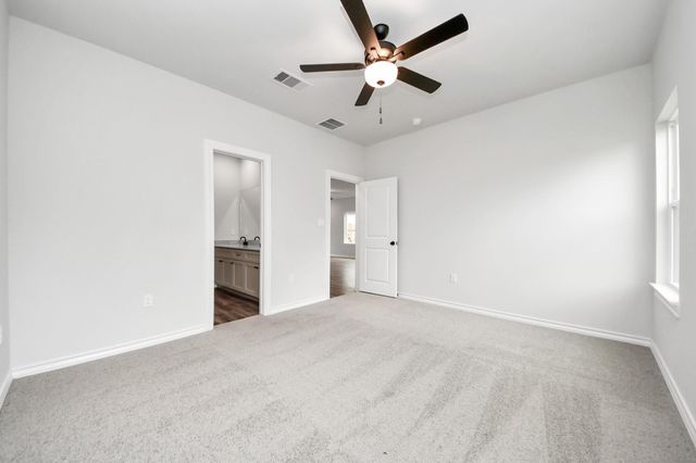 18724 Loom Drive, Conroe, TX 77306